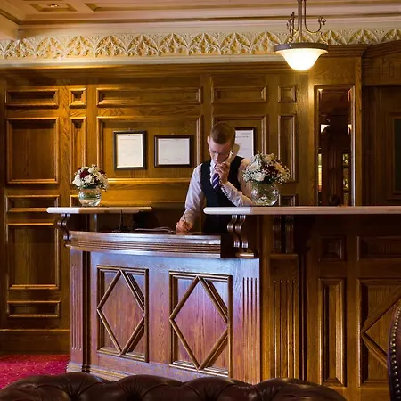 Meadow Court Hotel 4*